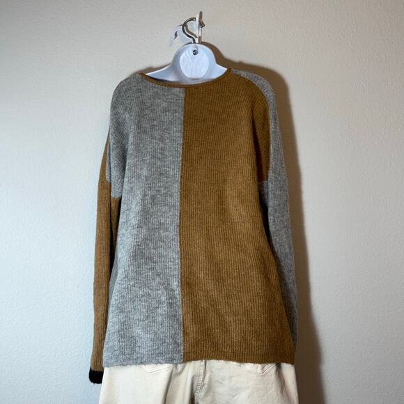 PRE-LOVED sita murt rent the runway sweater Size M-L (see measurements) - Picture 4 of 8
